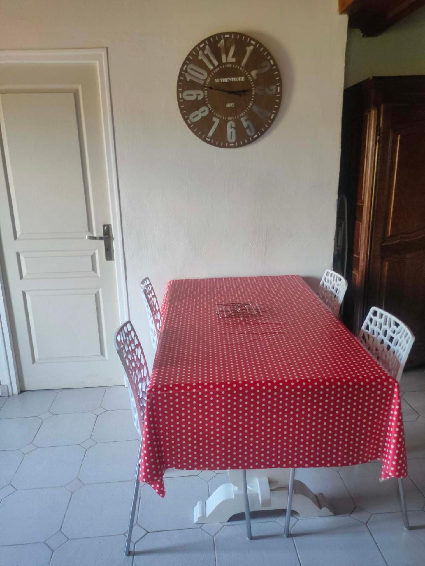 Appartement Avec Grand Jardin Et Parking, Uzès Extérieur photo